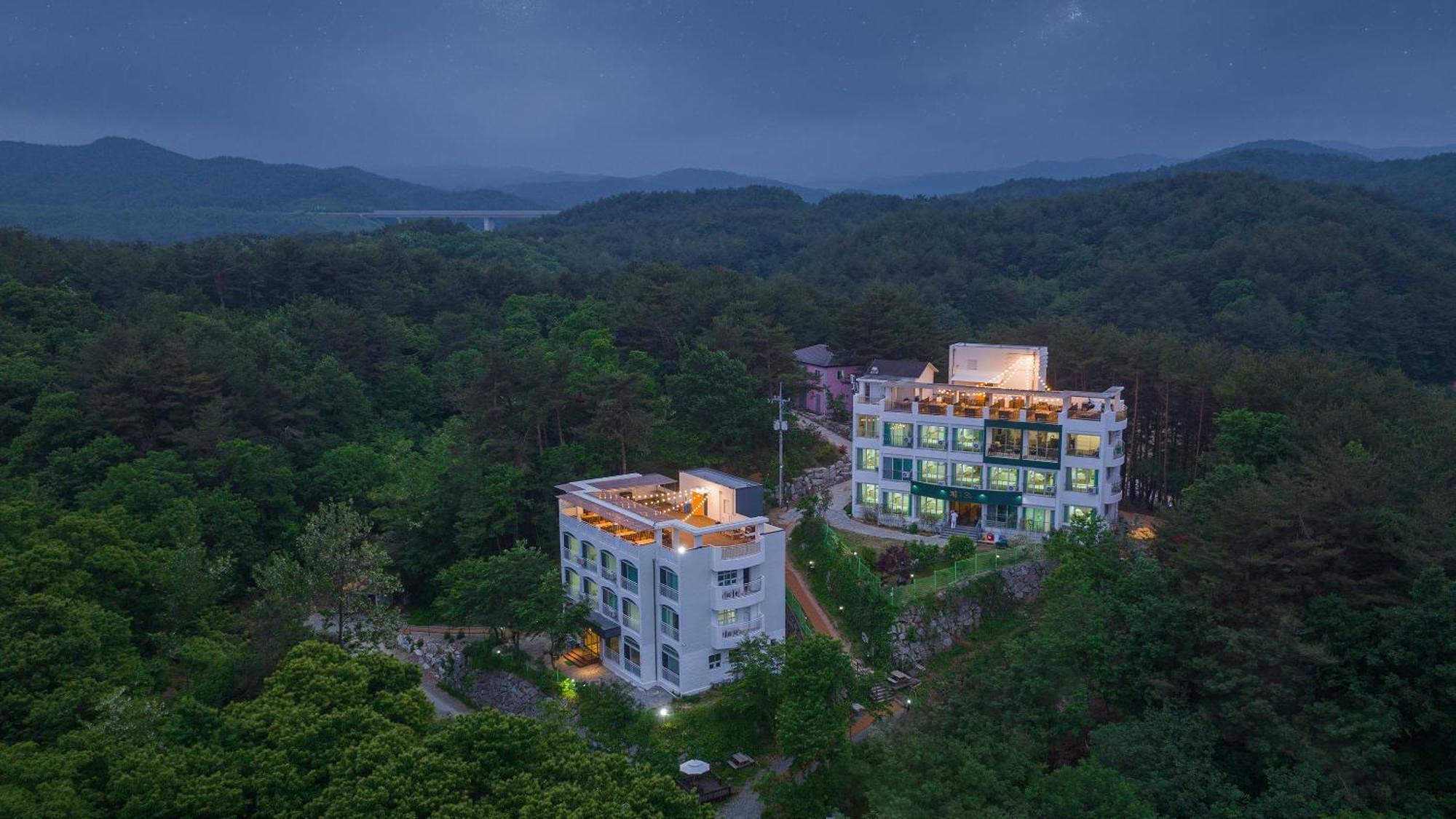 Hotel Zio Pinetree à Yangyang Extérieur photo